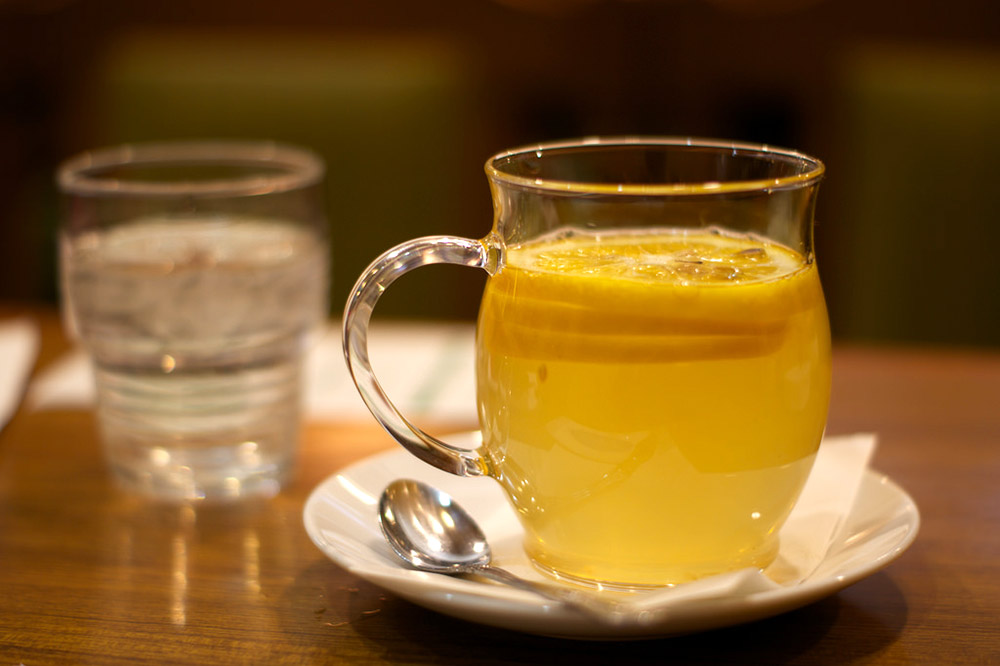 Beneficios de tomar el jugo de limón en ayunas